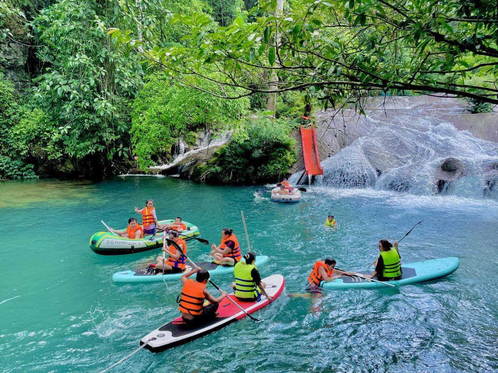 đi suối chà cùng chơi gì