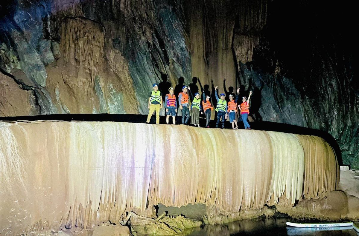 Giới Thiệu Về Hang Sơn Nữ