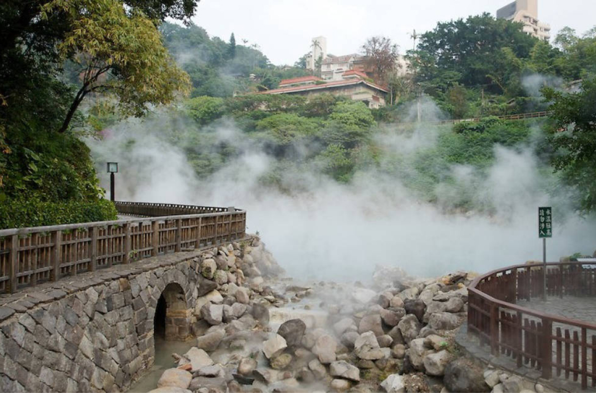 Suối khoáng nóng Bang – Mạch nước hồi sinh giữa đại ngàn