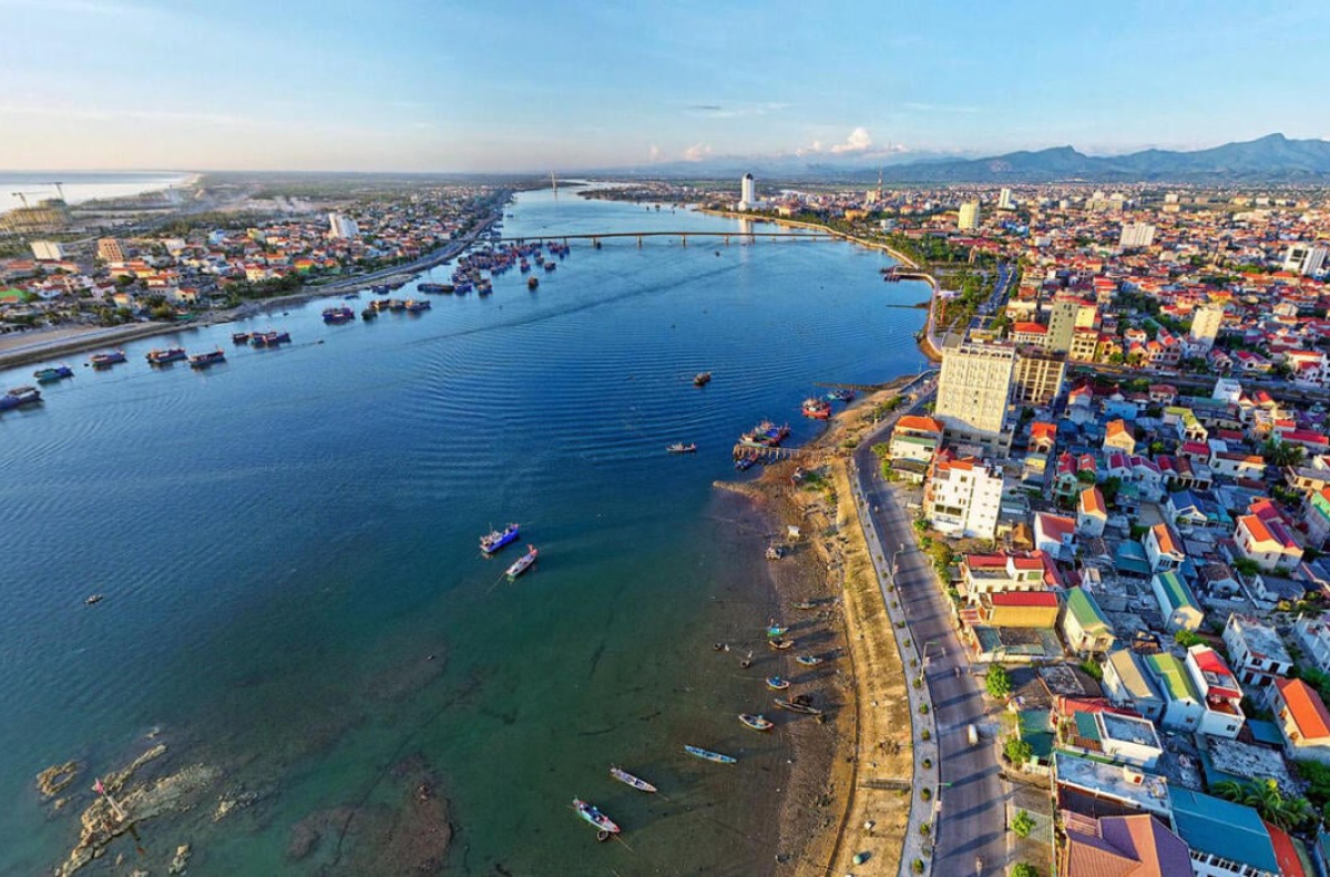 Sông Nhật Lệ – Khám phá dòng sông thơ mộng tại Đồng Hới 1 Dòng sông nằm giữa phố biển Đồng Hới