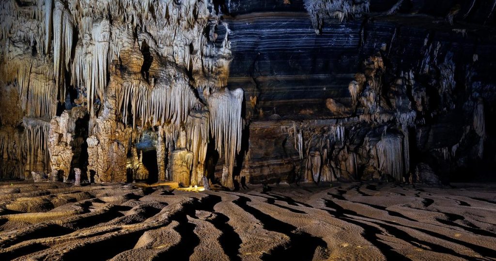 Hang Tiên Quảng Bình – Trải nghiệm trekking và khám phá kỳ thú