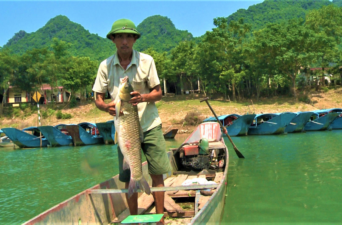 Khám phá làng nghề cổ ven dòng sông