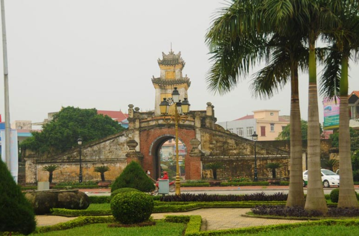 Thành cổ Đồng Hới nằm ở đâu?