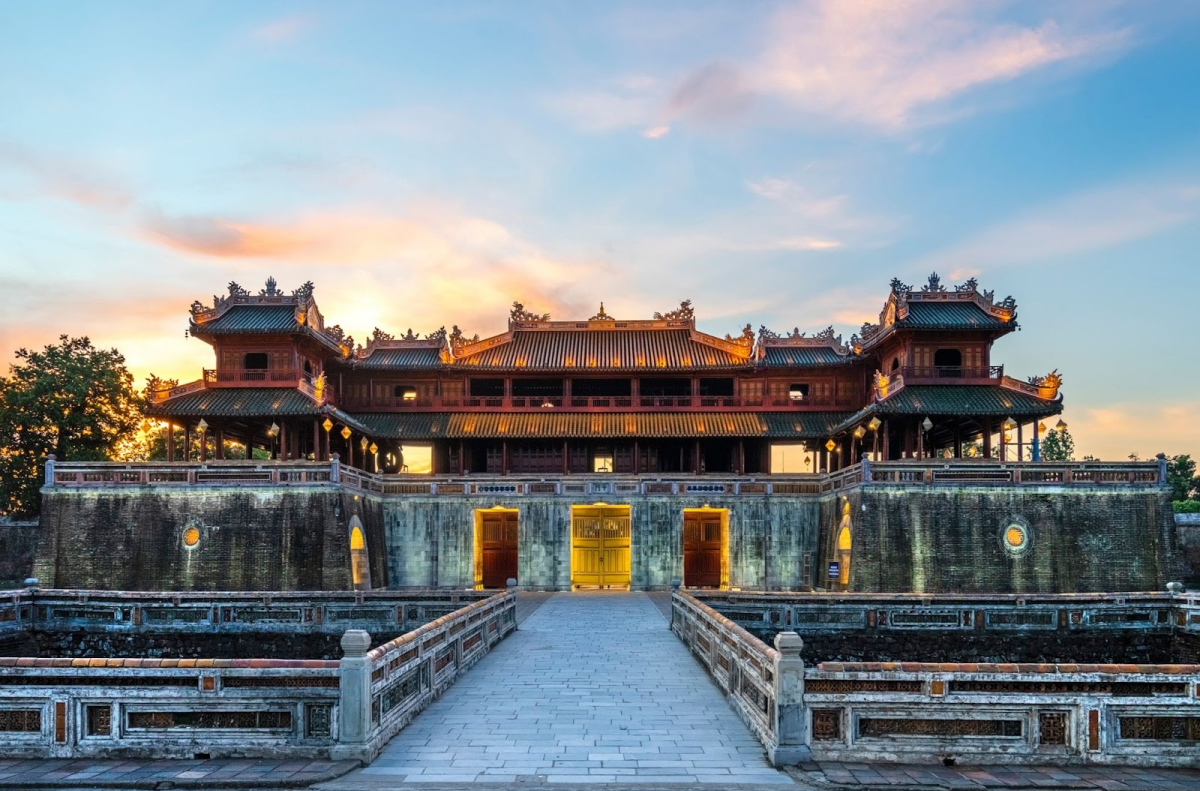 Bạn nên đến các di sản văn hóa ở miền Trung được UNESCO công nhận dưới đây 4 Quần thể di tích cố đô Huế – Vẻ đẹp kinh thành vang bóng một thời
