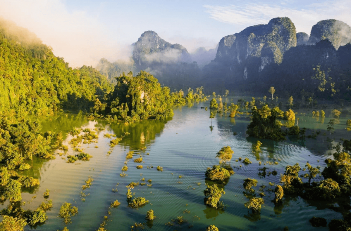 Du lịch mùa mưa ở Thượng Hóa, Minh Hóa 1 Thung lũng Hung Trâu – Khi đại ngàn trở thành hồ nước lạ kỳ