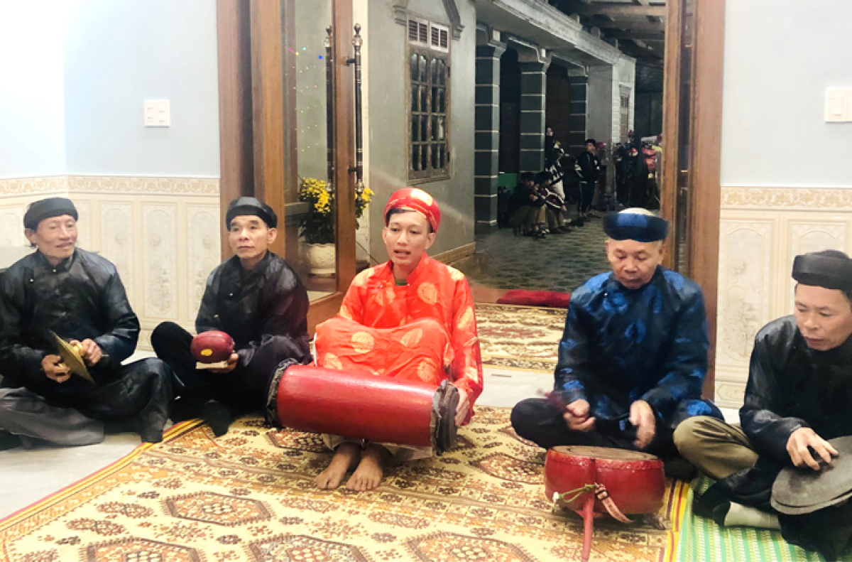 Lễ buộc chỉ cổ tay của dân tộc Khùa ở Trường Sơn 5 Âm thanh – sắc màu – cảm xúc trong lễ hội