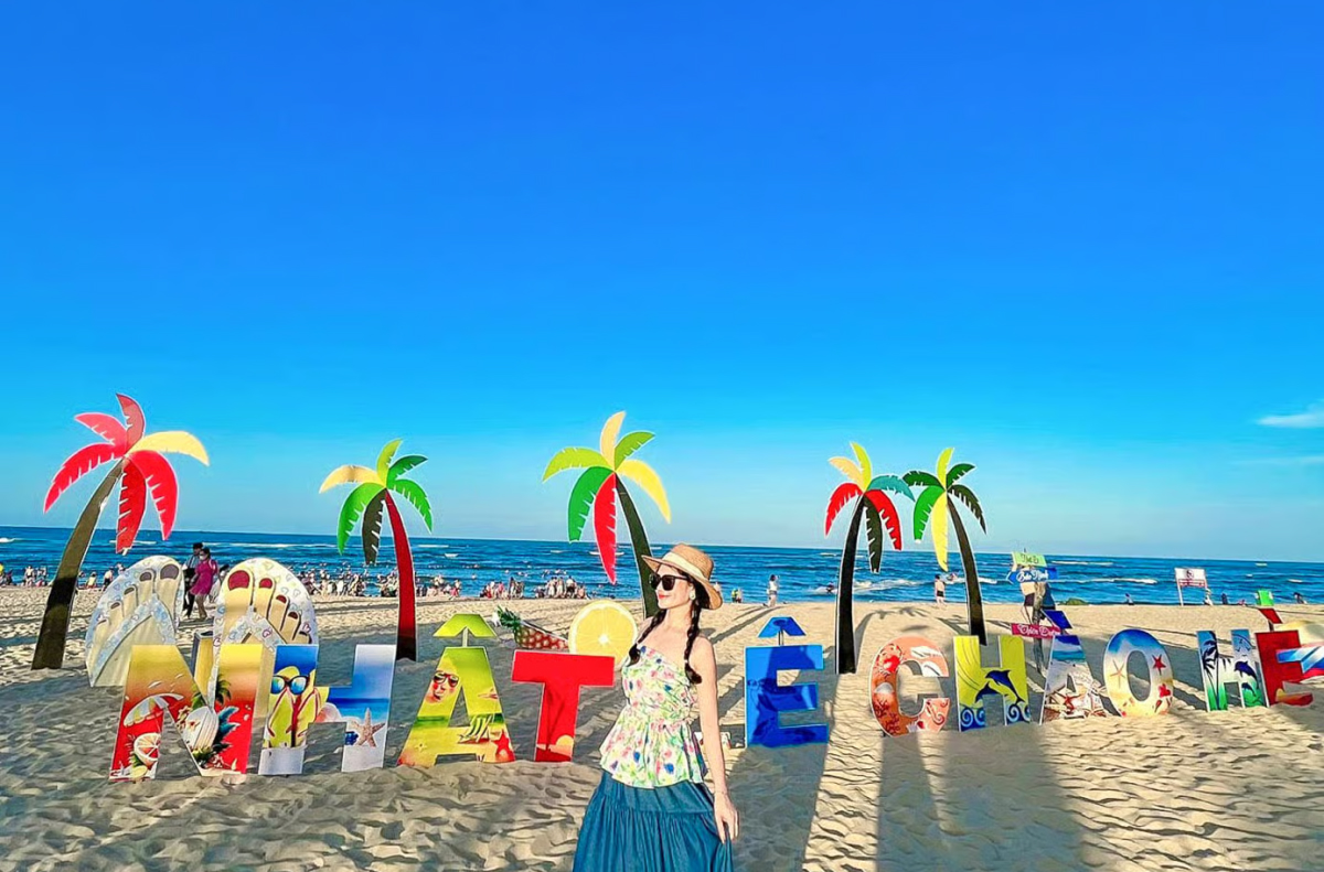 Biển Nhật Lệ thơ mộng