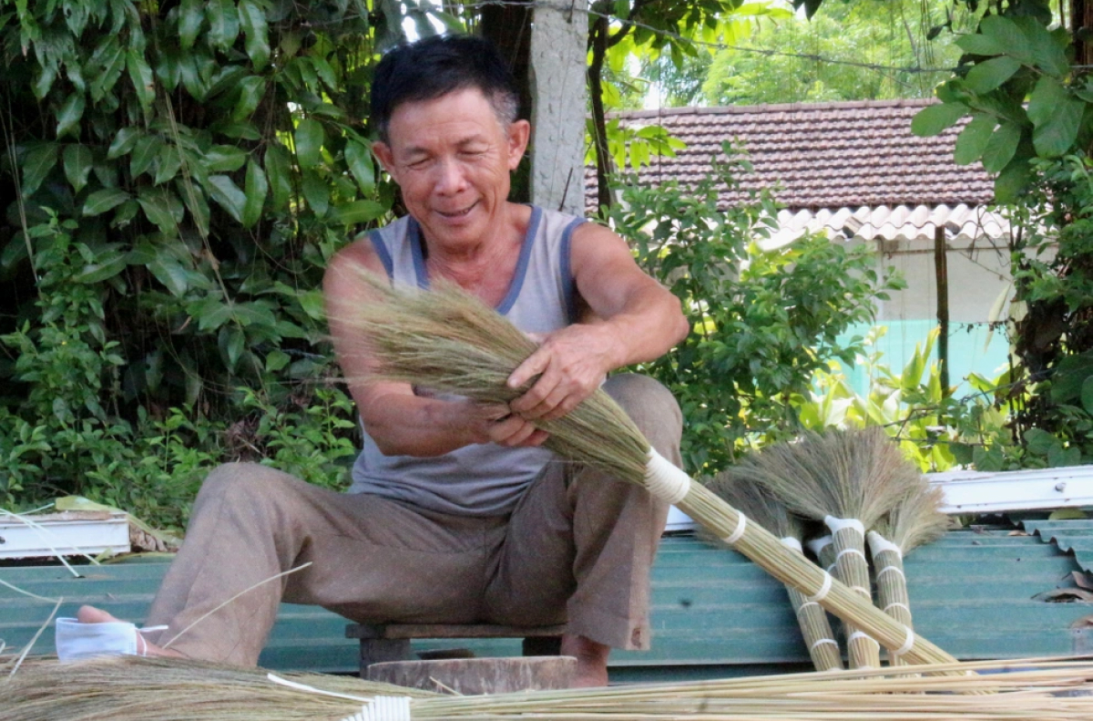 Cách làm nên cây chổi đót