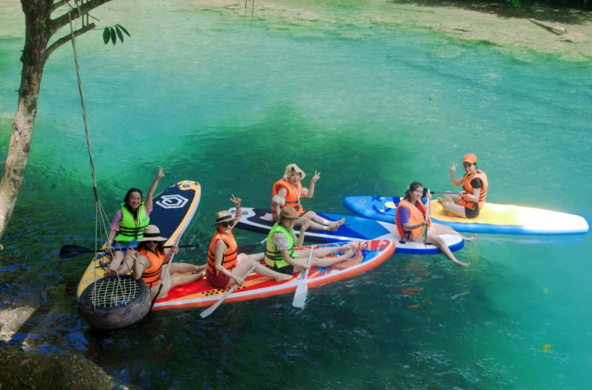 Chọn góc là có ảnh “xịn” - chèo thuyền kayak