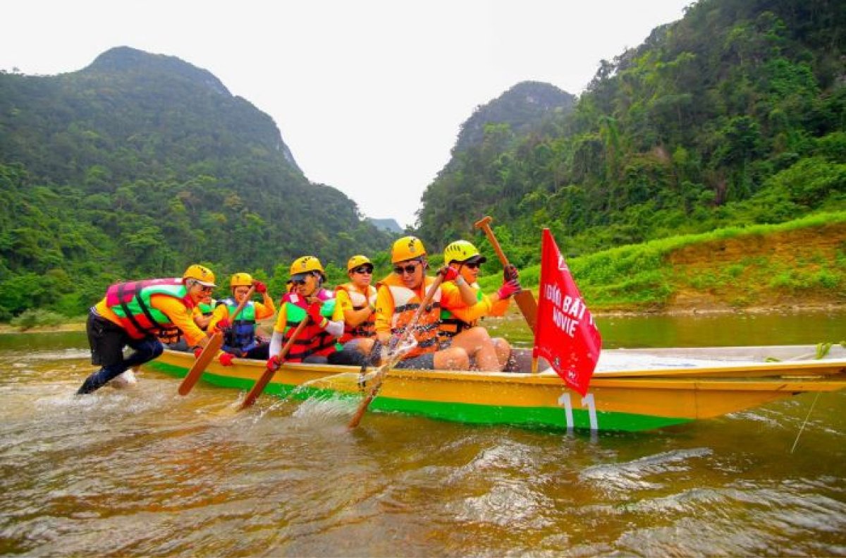 Chèo thuyền trên sông Rào Nan – dạo bước cùng thơ ca
