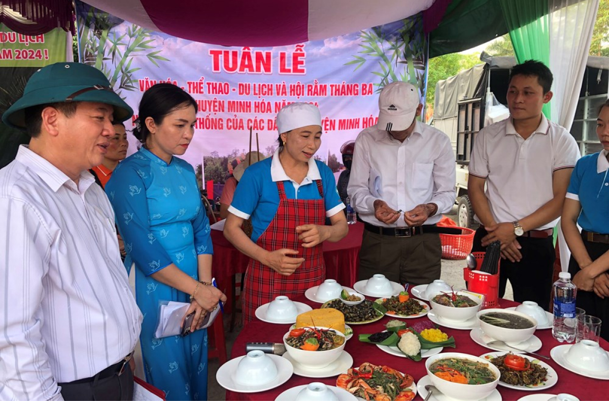 Chợ Tình Minh Hóa — Tìm hiểu nét đẹp văn hóa người Nguồn 9 Không gian ẩm thực – “Nếm” trọn hồn quê miền sơn cước