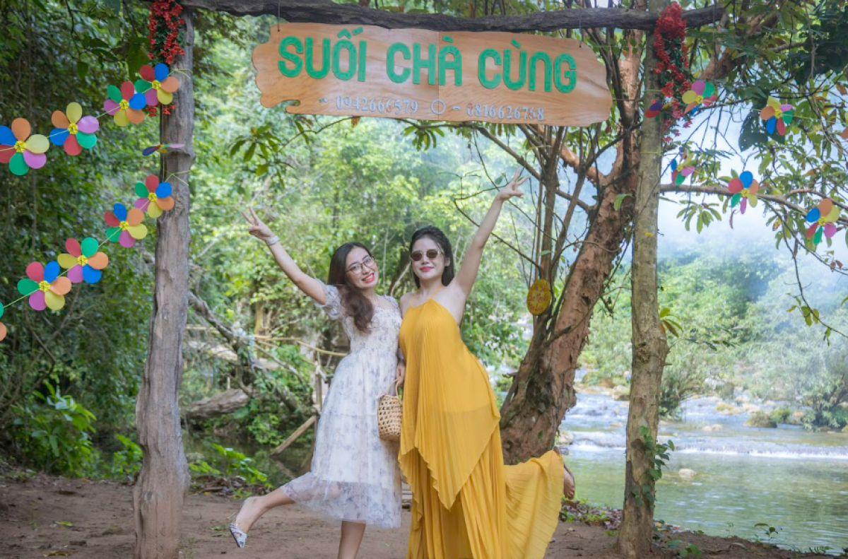Suối Chà Cùng – Tuyệt tác thiên nhiên giữa đại ngàn