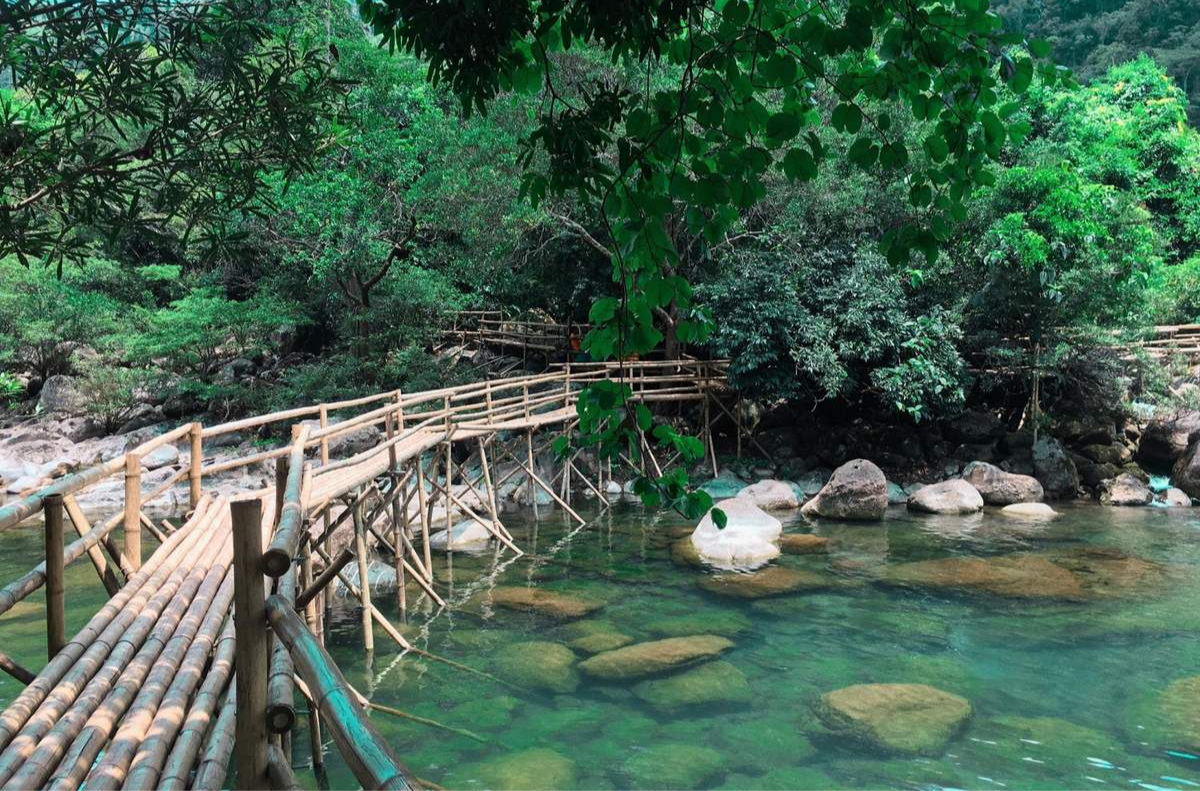 Mùa bươm bướm ở Phong Nha – Kẻ Bàng đẹp như tranh vẽ 8 Suối Nước Moọc