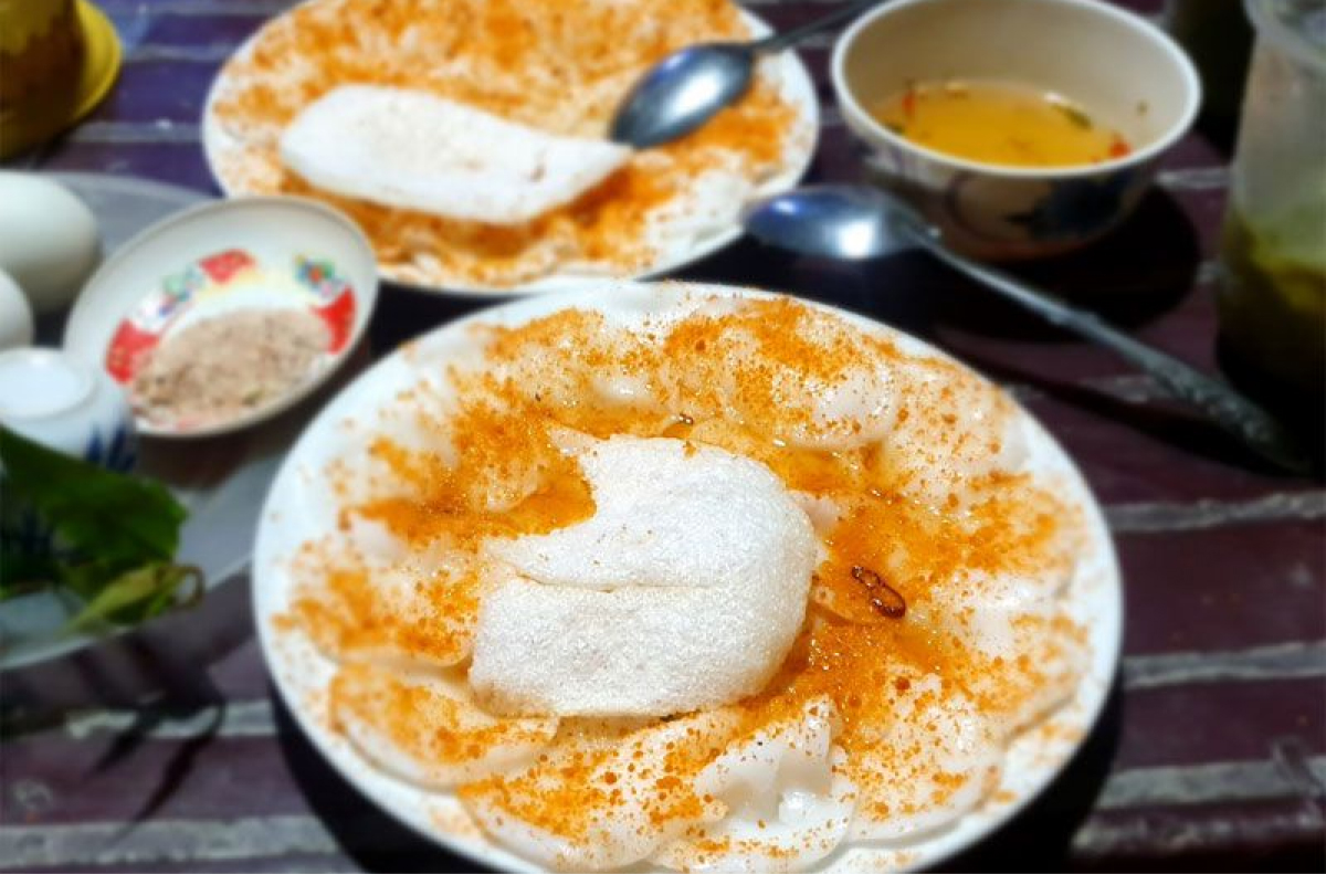 Quán bánh bèo – cháo canh Trần Nhân Tông – Một công đôi việc