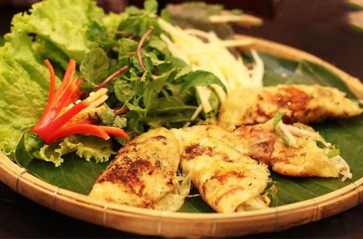 Bánh khoái Quảng Bình – giòn tan, thơm nức và đậm đà hương vị biển