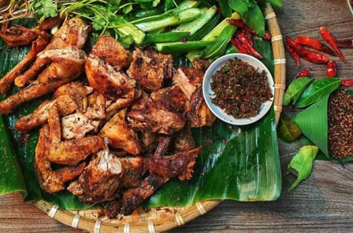 Khu Ẩm Thực tại Khu Du Lịch Sông Chày – Hang Tối