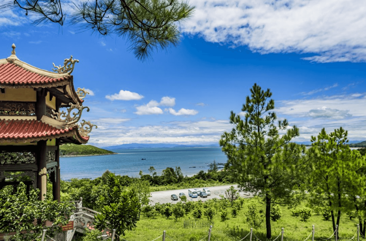 Vũng Chùa - Đảo Yến