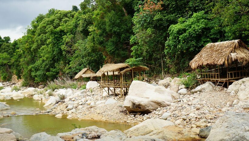 Cắm trại và dã ngoại trên những phiến đá khổng lồ