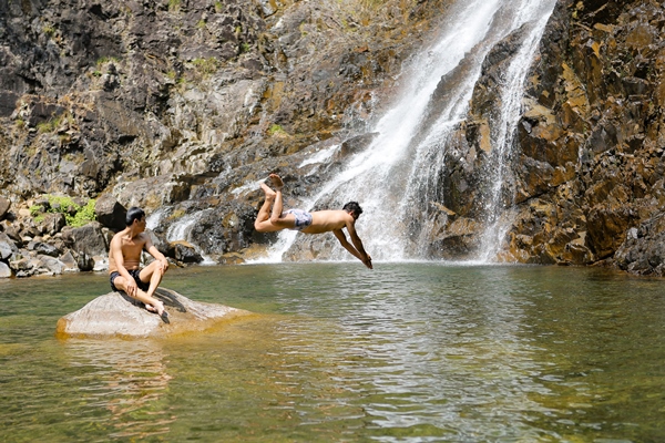 Hoạt động trải nghiệm chuyên sâu tại thác khiến bạn chơi quên lối về