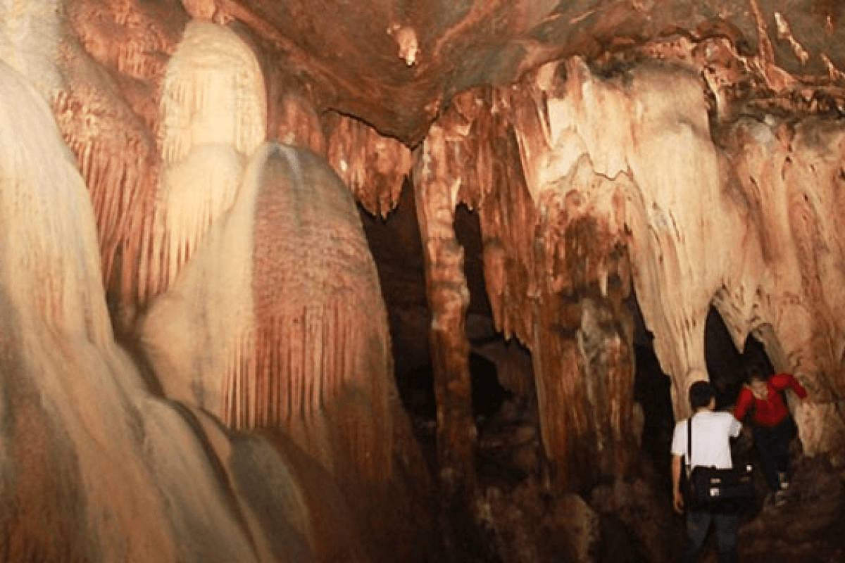 Động Brai ở đâu?