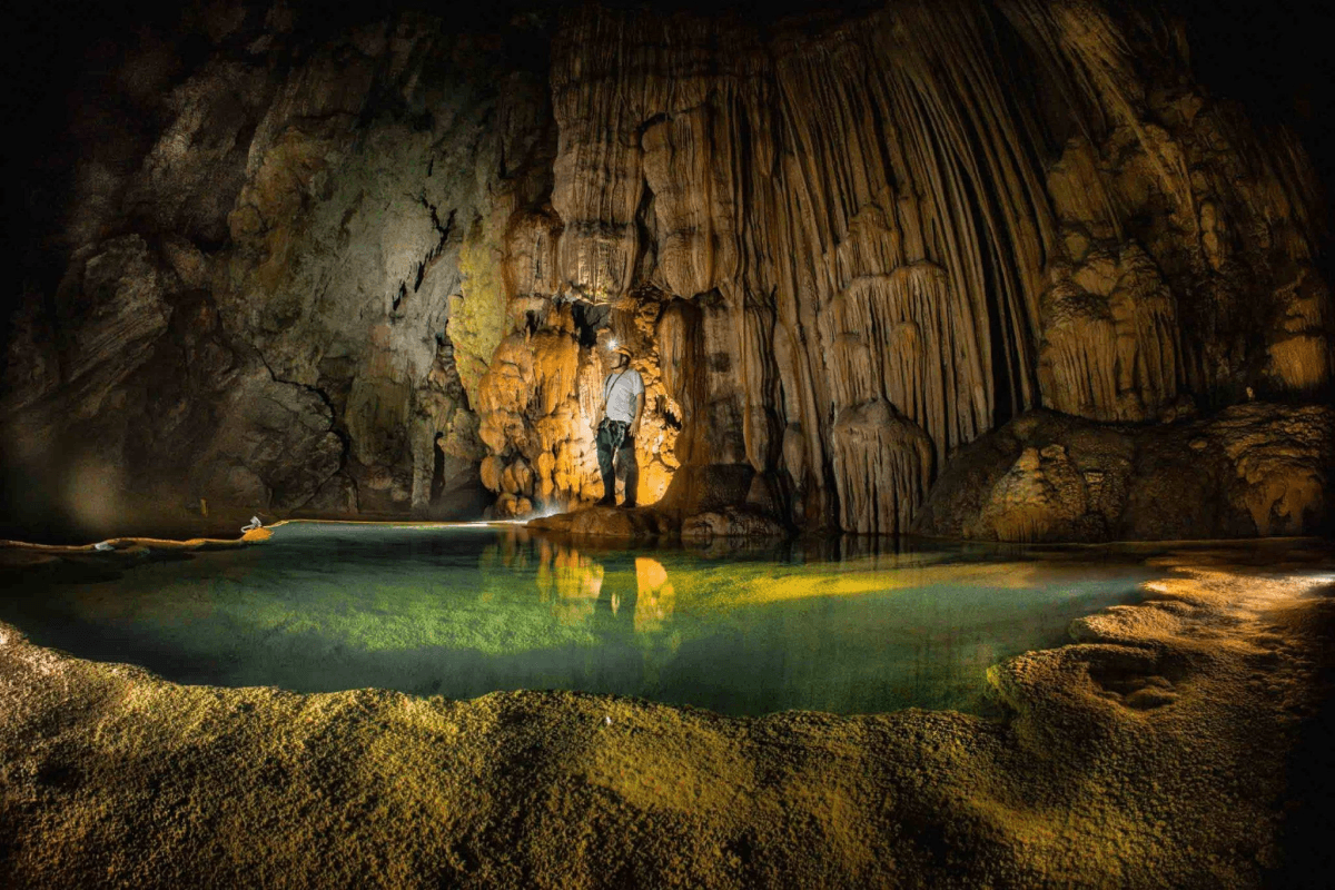 Hang Rục Mòn ở đâu?