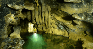 Hang Rục Mòn Quảng Bình: Kinh Nghiệm Khám Phá Chi Tiết