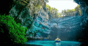 Hang Trạ Ang Quảng Bình – Hang Động Bơi Xuyên Hang Độc Đáo