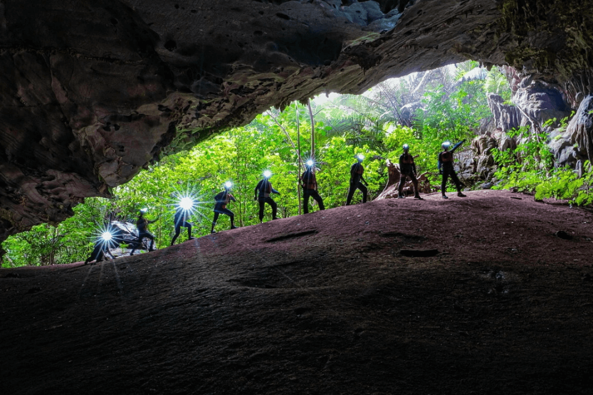 Kinh nghiệm khám phá hệ thống hang Tú Làn