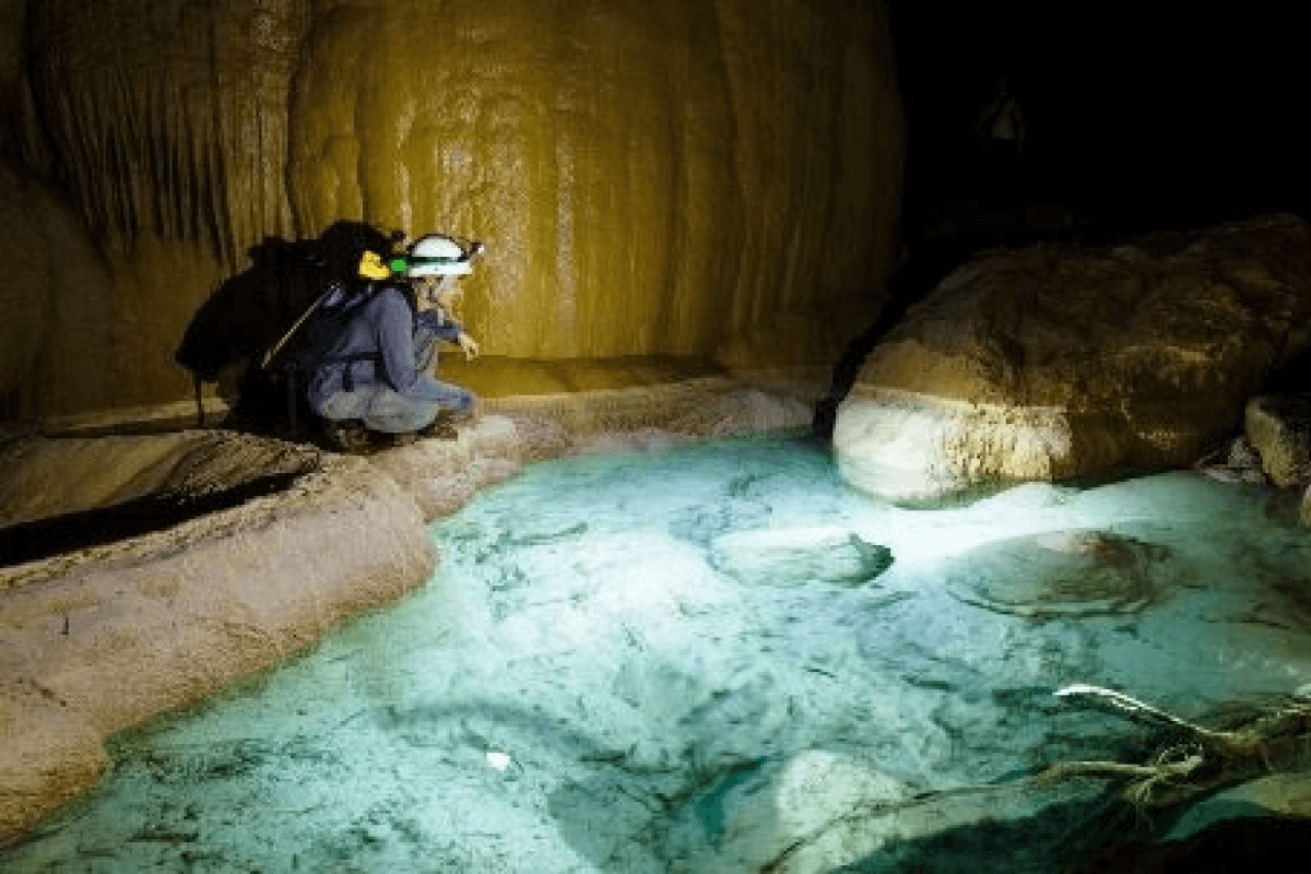 Lịch sử khám phá Hang Nước Nứt