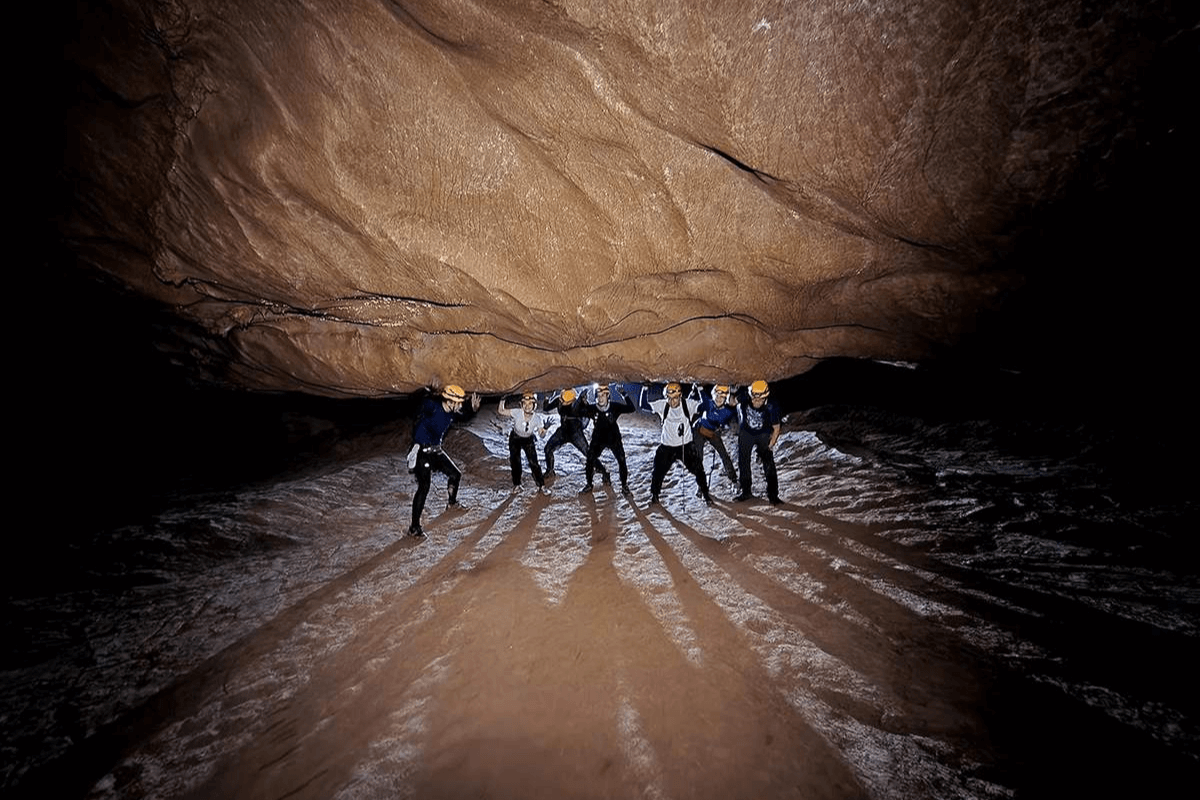 Lịch sử khám phá Hang Pygmy