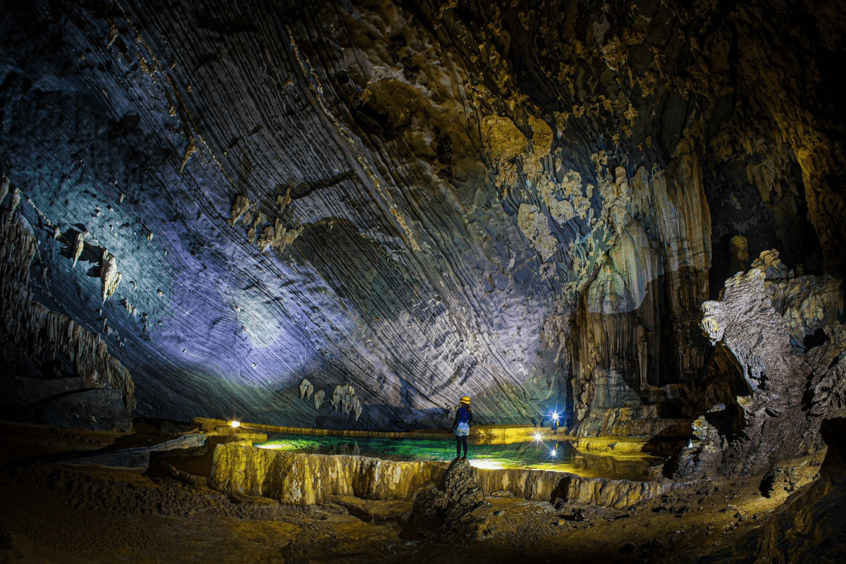 Lịch sử và ý nghĩa của Hang Rục Mòn