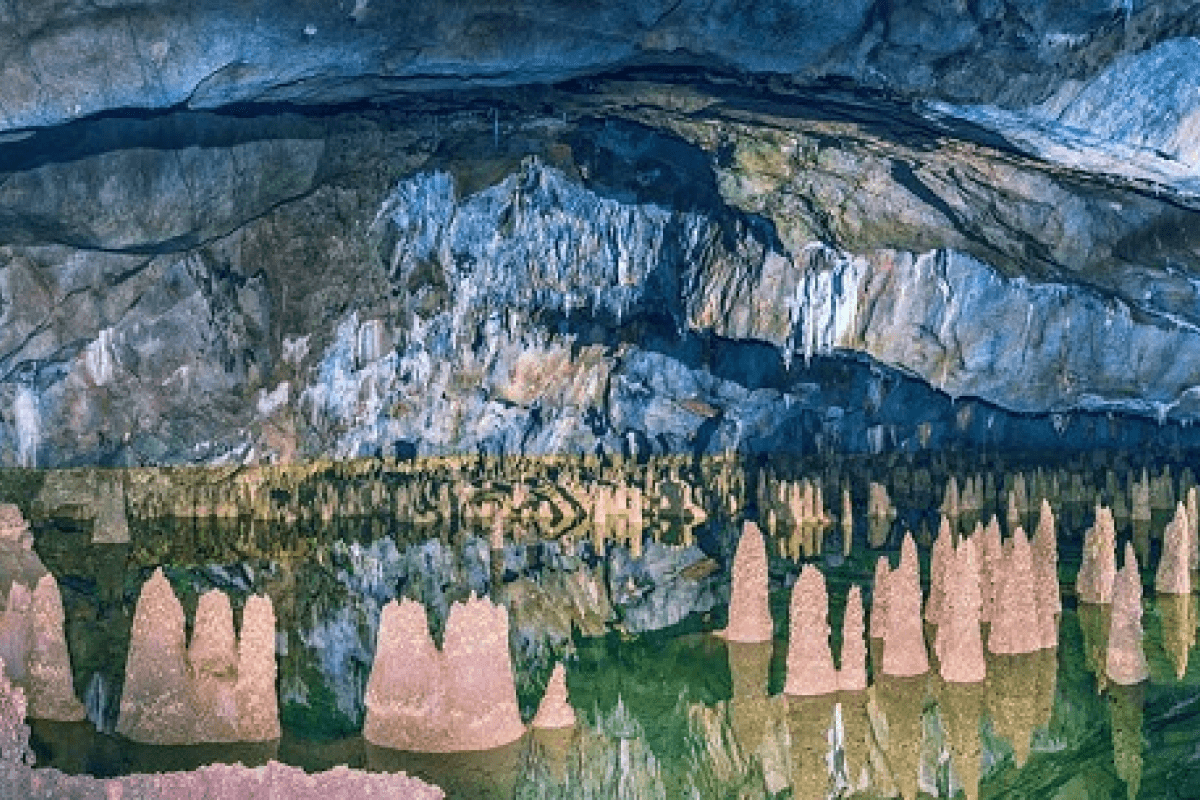 Thời điểm đẹp để khám phá Hang Va