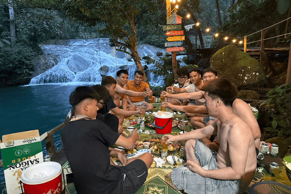 Trải nghiệm camping bên suối Chà Cùng thực tế như thế nào?