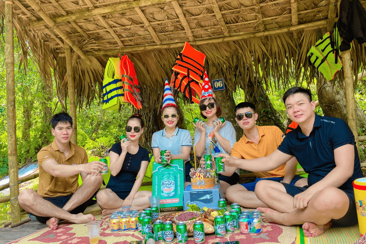 Có nên ăn tại suối Chà Cùng không?