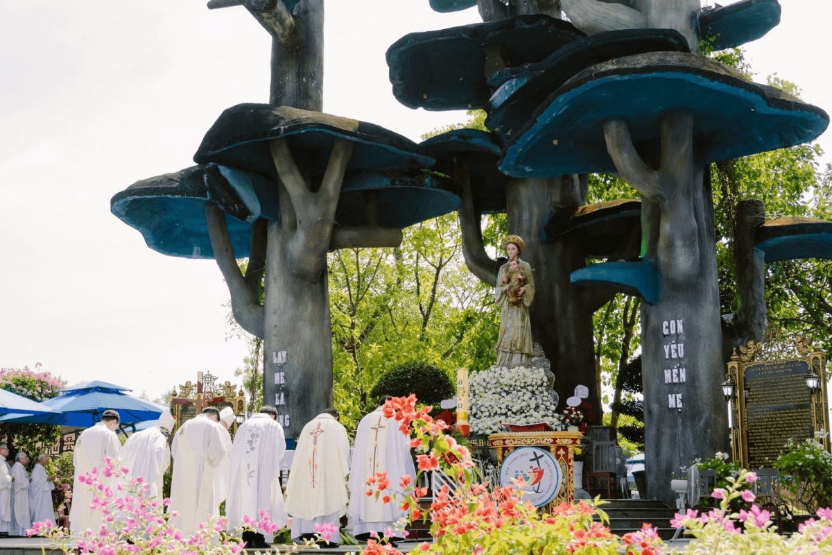 Thánh Địa La Vang – Điểm Hành Hương Ở Quảng Trị 8 Kinh nghiệm đi La Vang