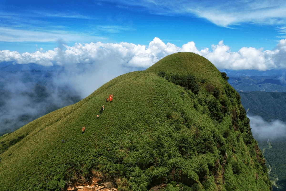 Hành trình trekking Pa Thiên Voi Mẹp có gì?