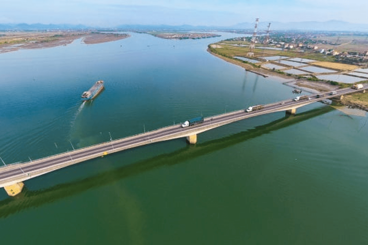 Cầu Gianh một trong các cây cầu nổi tiếng ở Quảng Trị