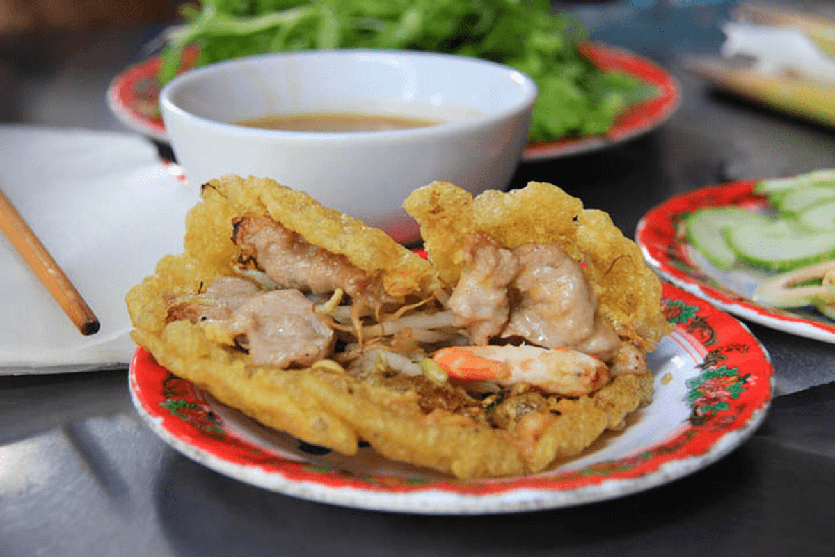 Bánh Khoái Quảng Trị – Giòn Rụm, Béo Thơm Hấp Dẫn