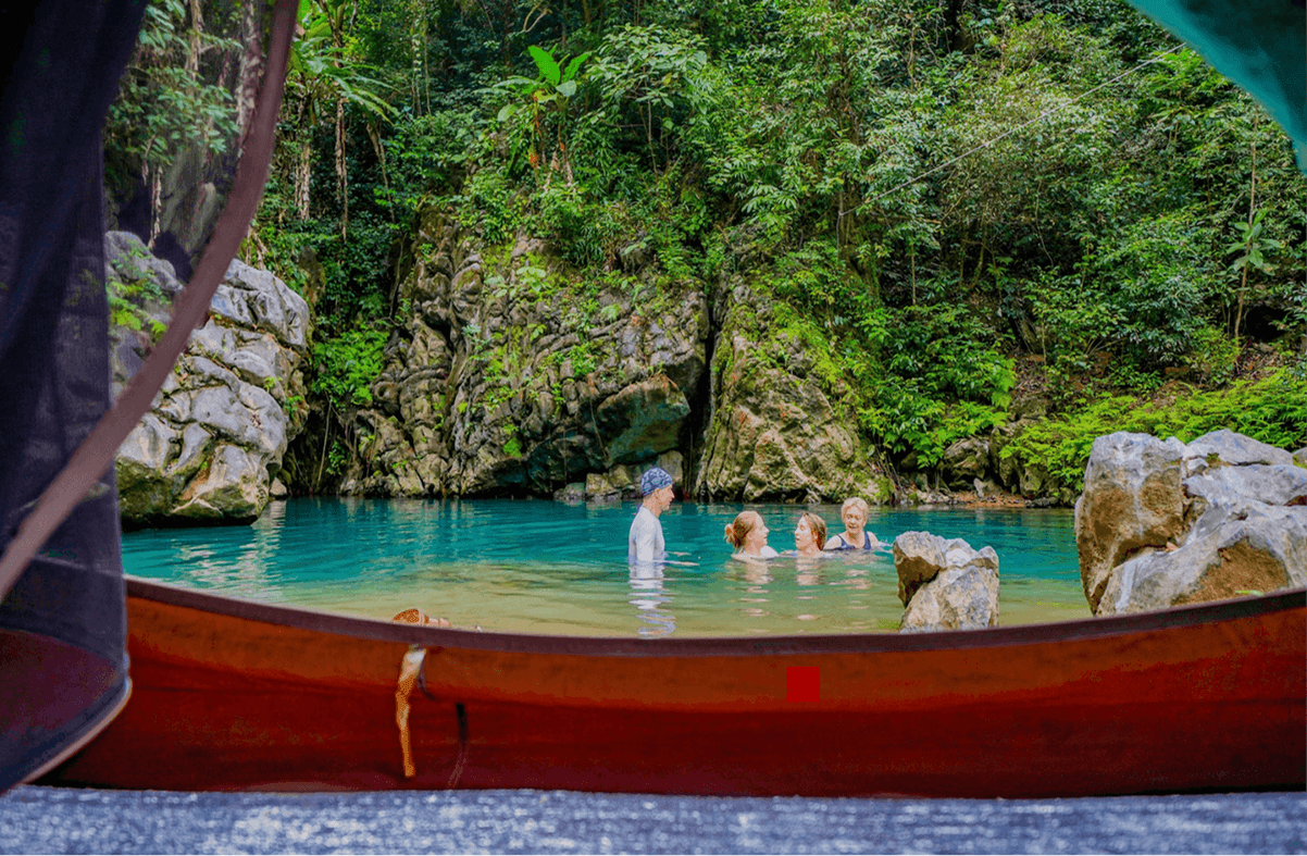 Cắm trại giữa thiên nhiên hoang sơ